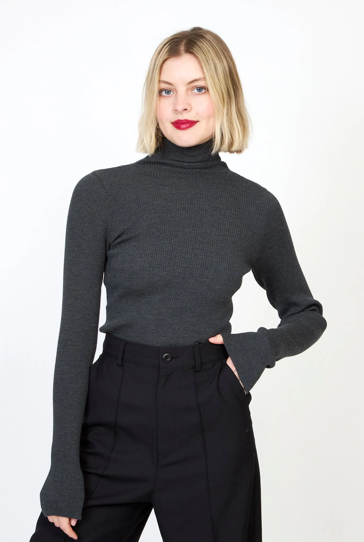 AURALEE Super Fine Wool Knit Turtle Neck