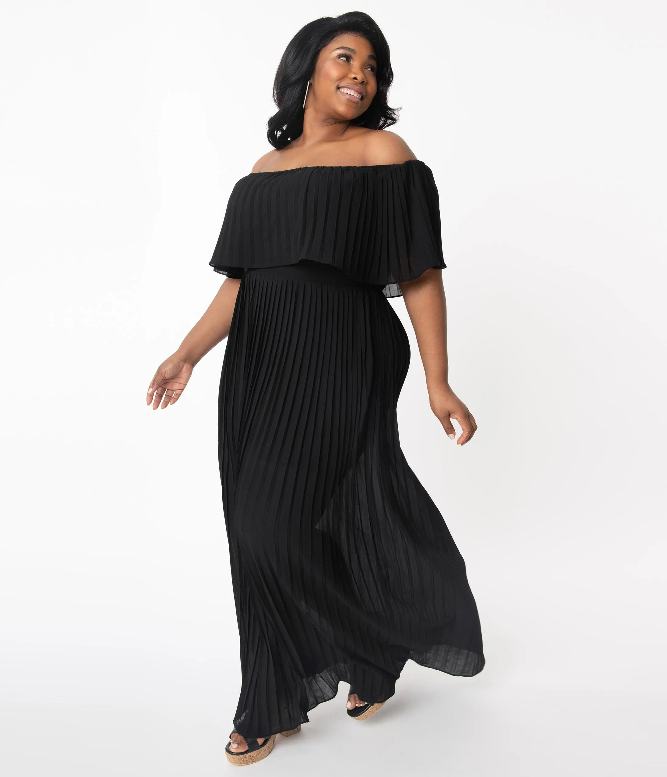 Plus Size Black Off Shoulder Pleated Maxi Dress