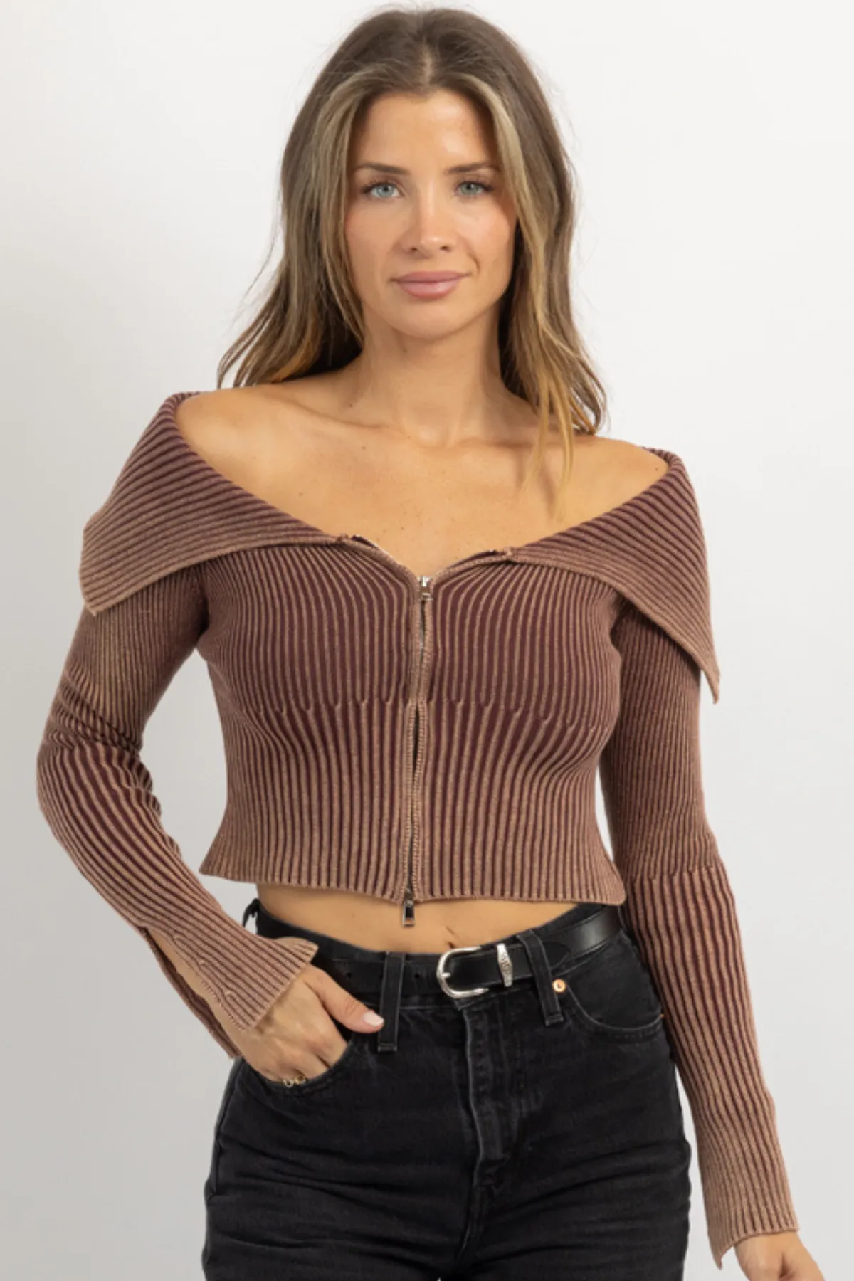 RAVEN BROWN ZIPPERED TOP