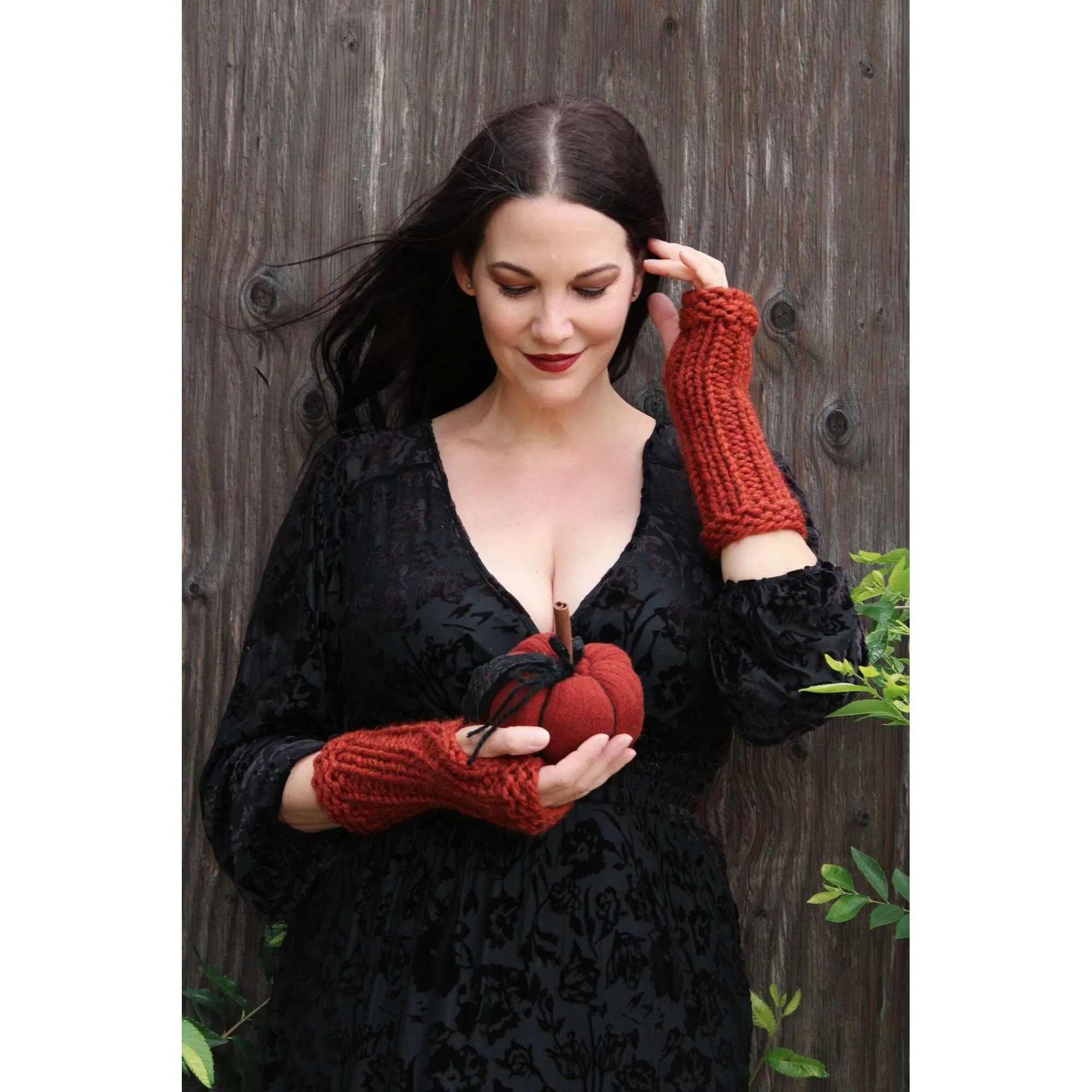 The India Spice Handknit Fingerless Gloves in Chunky Rust Red