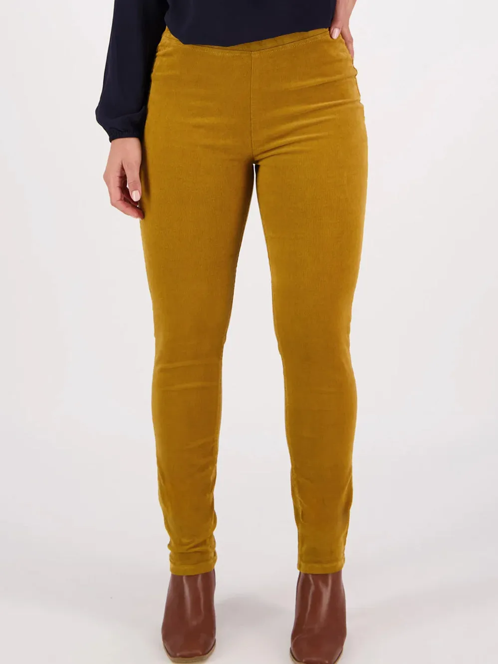 VASSALLI SKINNY PULL ON CORD PANT