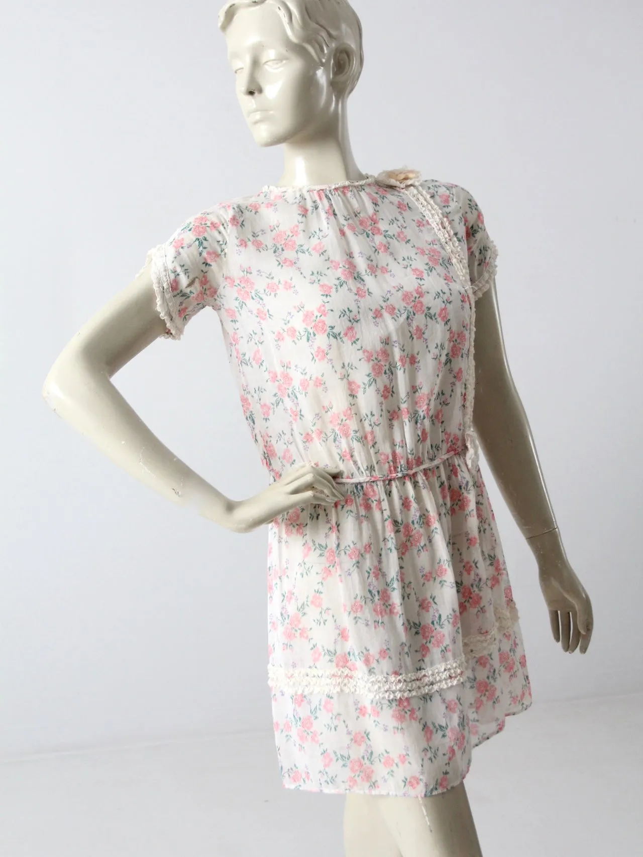 vintage 1920s floral dress