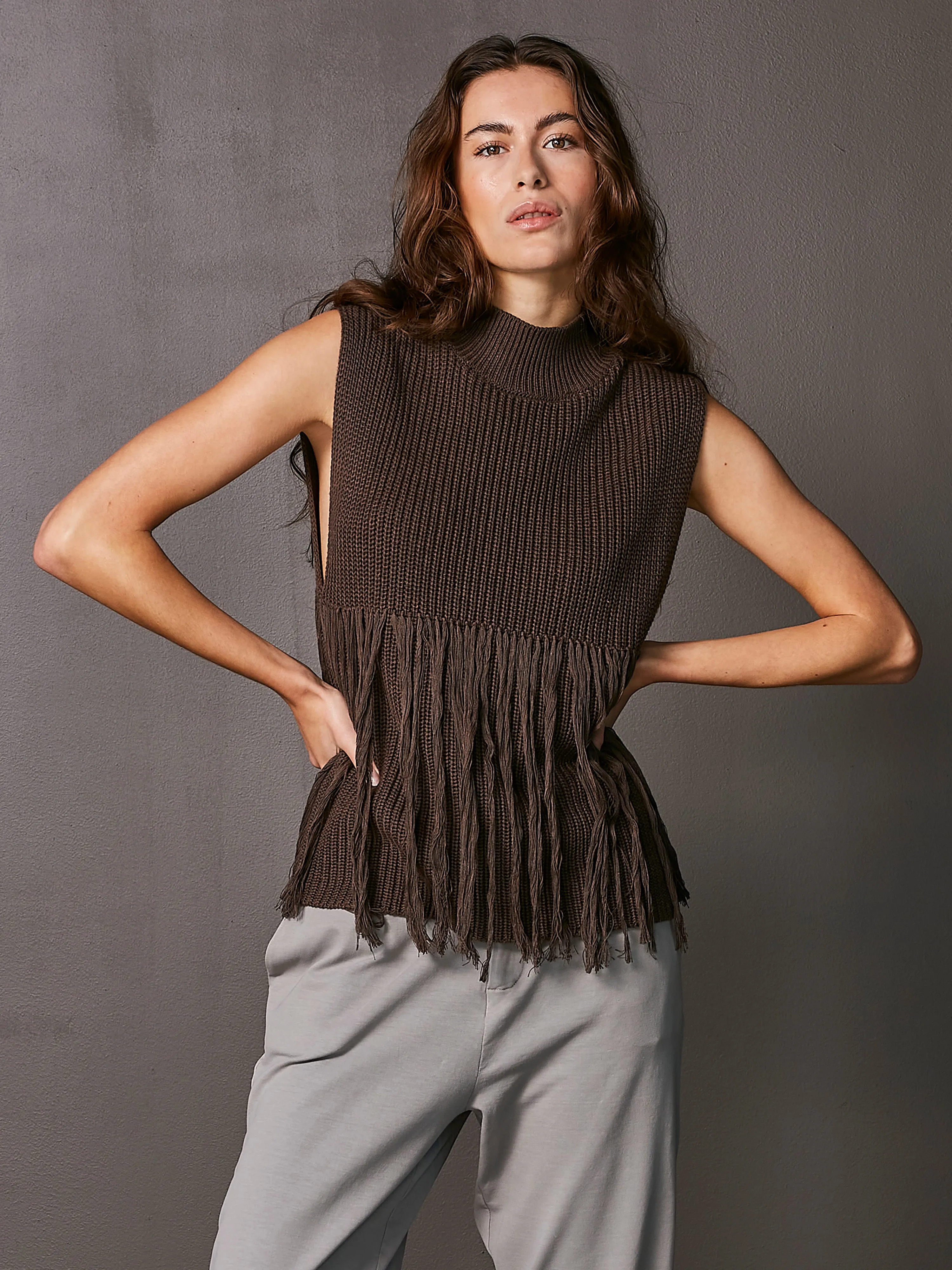 VIRNA knit vest - Dark Brown