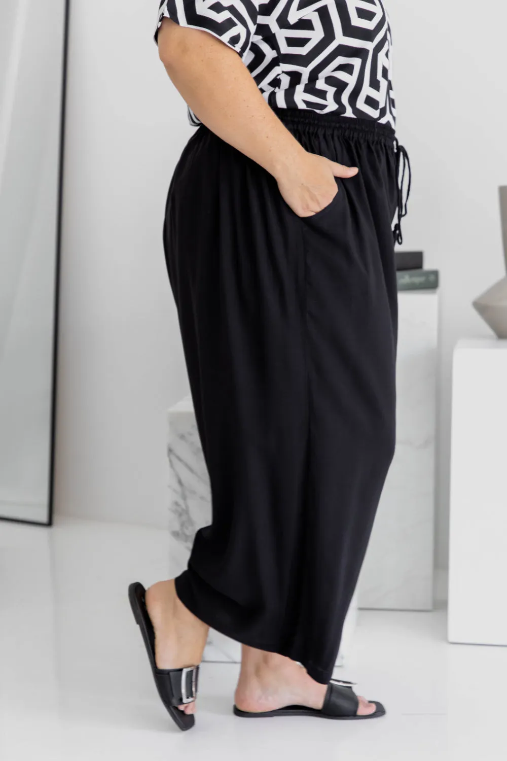 Wide Leg Relaxed Fit Pants - Black